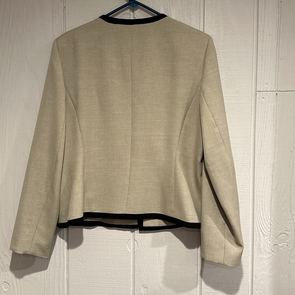 Jones Studio Tan-Black Blazer - Picture 5 of 5